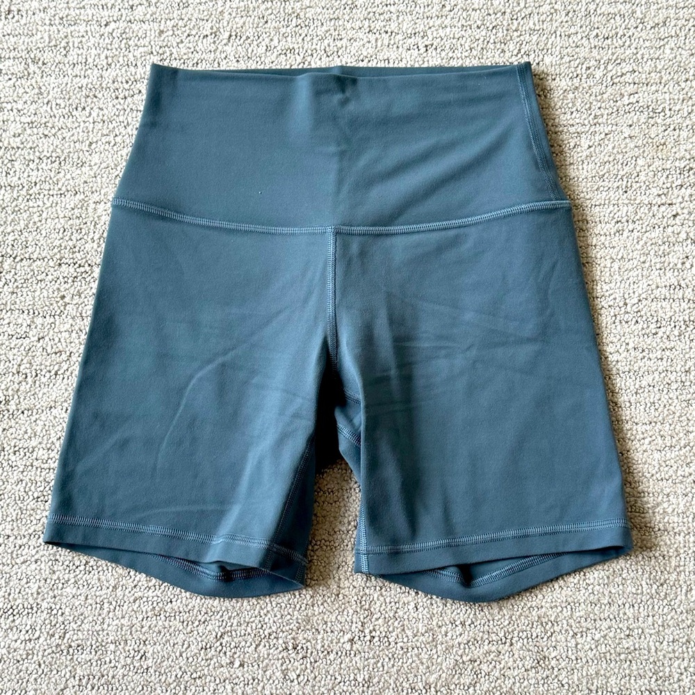 Women’s Lululemon Align Shirts 6”